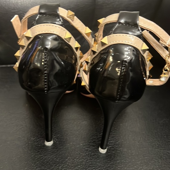 Inspired rockstud heels - Picture 4 of 5
